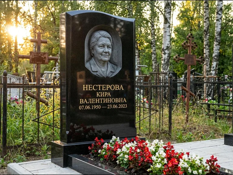 Памятник с барельефом — выполненная работа 24 в Томске