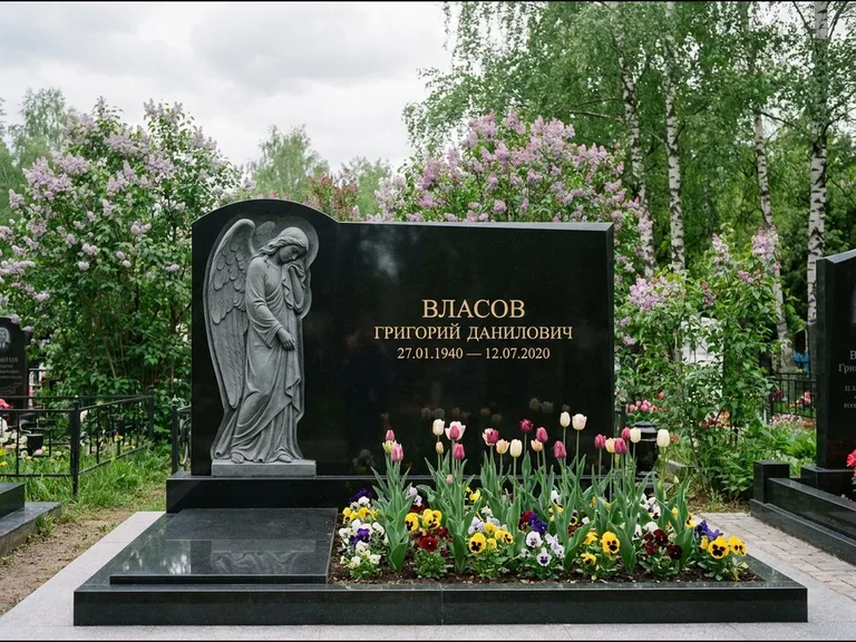 Памятник с барельефом — выполненная работа 3 в Томске