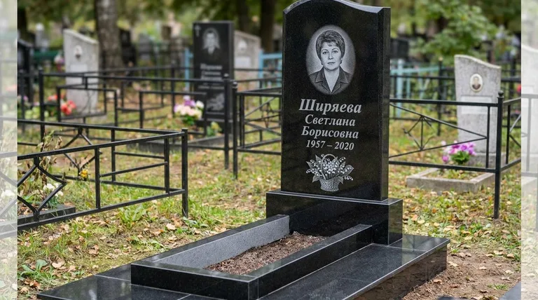 Памятник с гравировкой ландышей — выполненная работа «Ширяева» в Томске