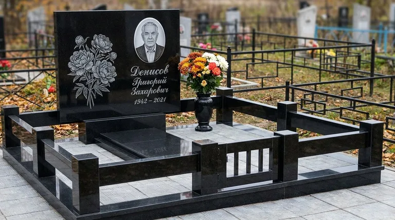 Памятник с гравировкой пионов — выполненная работа «Денисов» в Томске