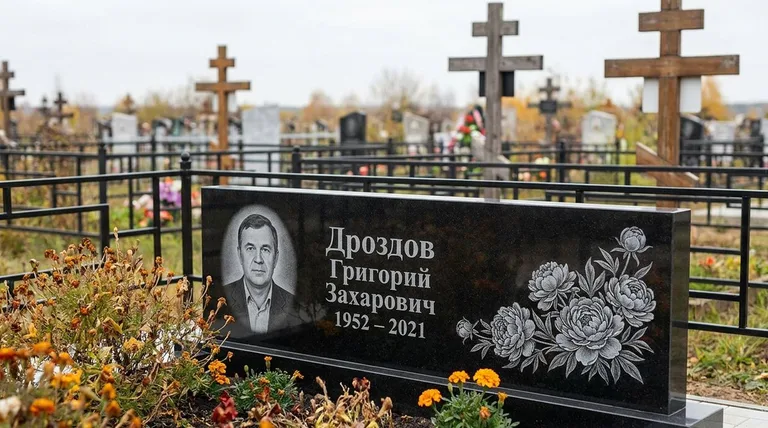 Памятник с гравировкой пионов — выполненная работа «Дроздов» в Томске