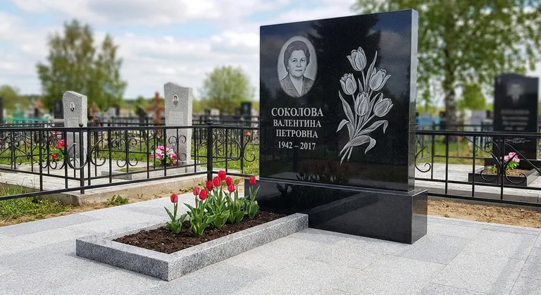 Памятник с гравировкой тюльпанов — выполненная работа «Соколова» в Томске