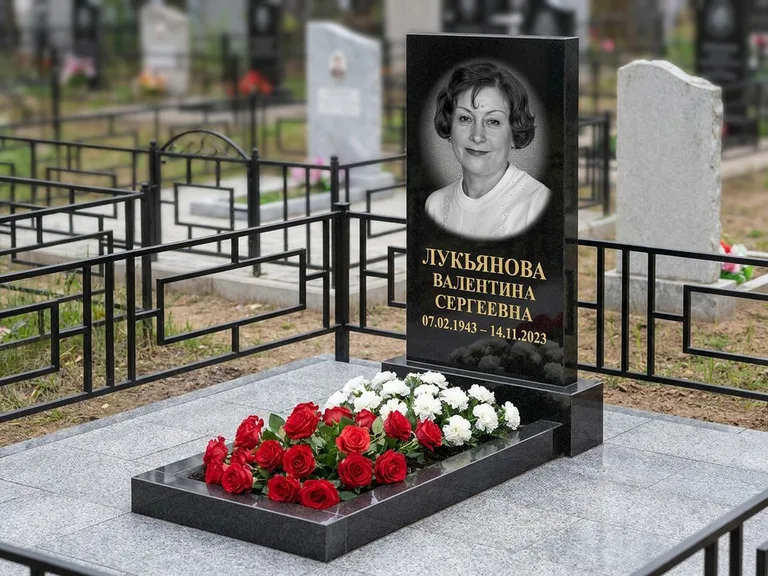 Портрет на памятнике в Томске — Ч/б портрет → гравировка на стандартном комплексе