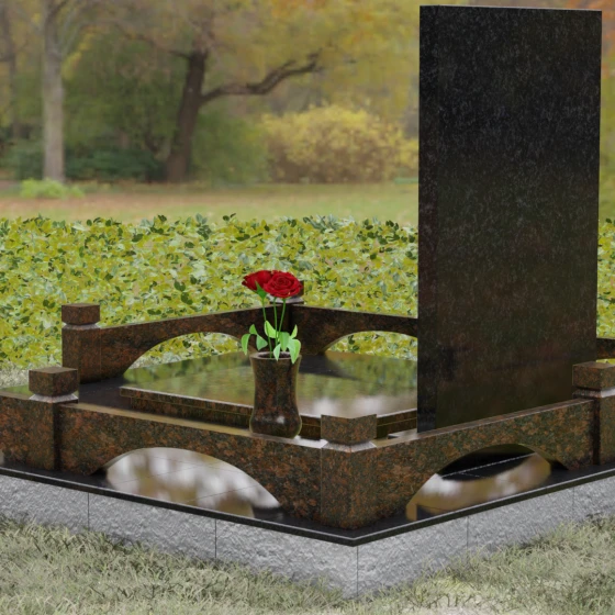 Вертикальный памятник из Гранита с порталом, гранит Дымовский, вид 3