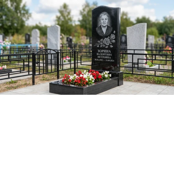Мемориал с розой из черного гранита габбро-диабаз