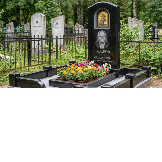 Мемориал с иконой Христа из черного габбро-диабаза