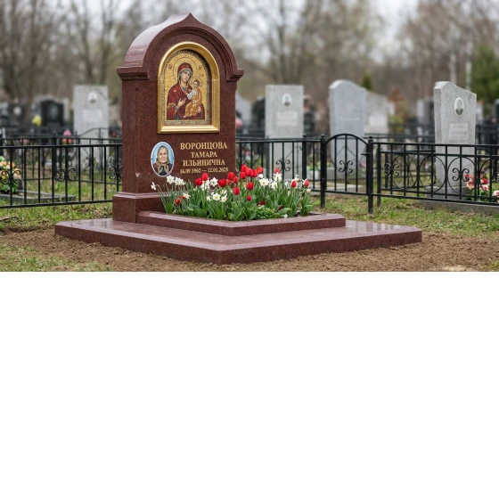 Мемориал с мозаичной иконой из лезниковского гранита